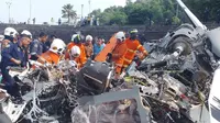 Puing-puing dari helikopter Angkatan Laut Kerajaan Malaysia yang bertabrakan pada Selasa (23/4/2024) pagi. (Dok.&nbsp;Departemen Pemadam Kebakaran dan Penyelamatan Negara Bagian Perak)