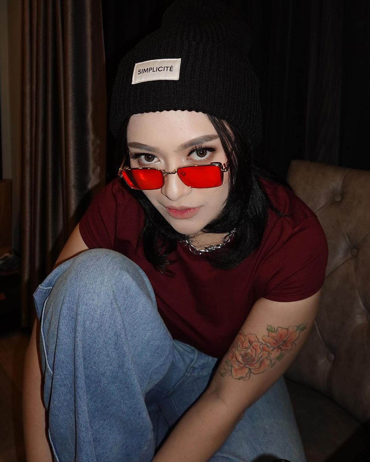 7 Potret Terbaru Nathalie Holscher Berambut Pendek, Makin Cocok dengan Gaya Tomboi - Makin Swag