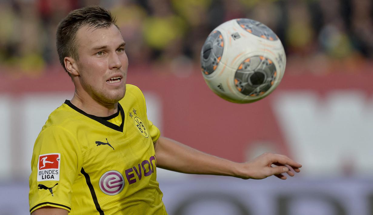 Pemain andalan Klopp saat di Dortmund, Kevin Grosskreutz nyaris mampu mengisi semua posisi di lapangan. Bermain di bek kanan, ia juga pernah mengisi bek kiri, sayap kanan dan kiri, penyerang sayap kanan dan kiri, penyerang lubang, gelandang serang, tengah, hingga bertahan. (AFP/Guenter Schiffmann)
