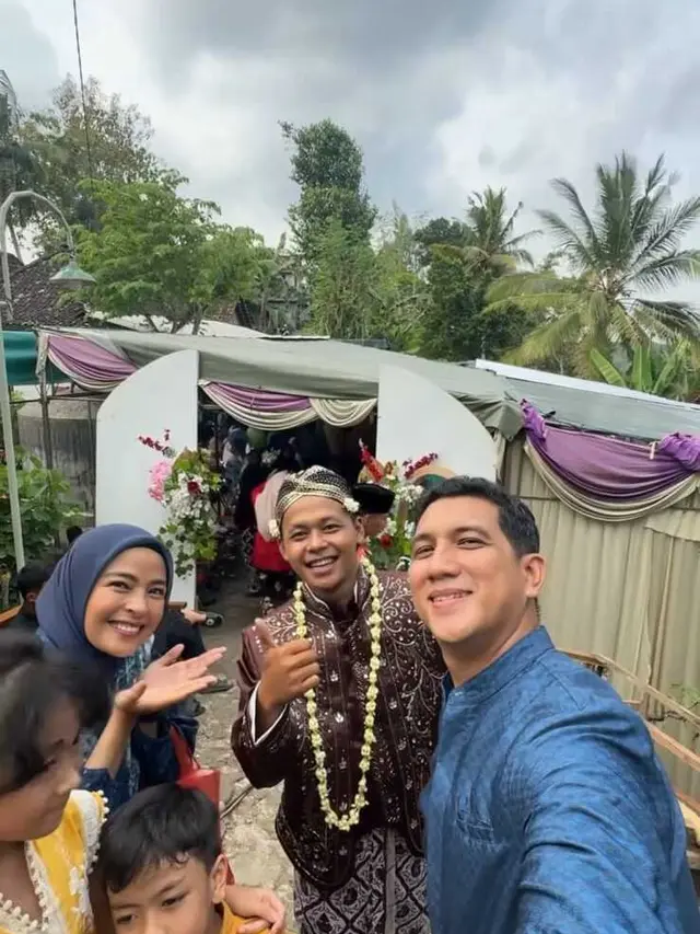 Potret Tantri Kotak Kondangan di Kampung/ via Instagram @tantrisyalindri