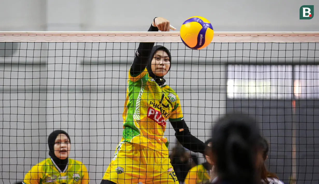 Wakil Ibu Kota itu menang tiga set langsung dengan skor 25-23, 25-17, dan 25-21. (Bola.com/Bagas Lazuardi)