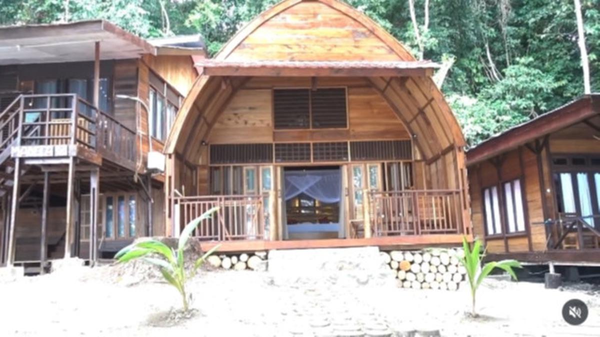 Potret Raja Ampat Dive Resort, Hotel Pinggir Pantai Milik Nadine Chandrawinata dengan Nuansa Alam Eksotis