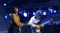 Vira Talisa dan FUR berkolaborasi di Gudfest (Daniel Kampu/Fimela.com)