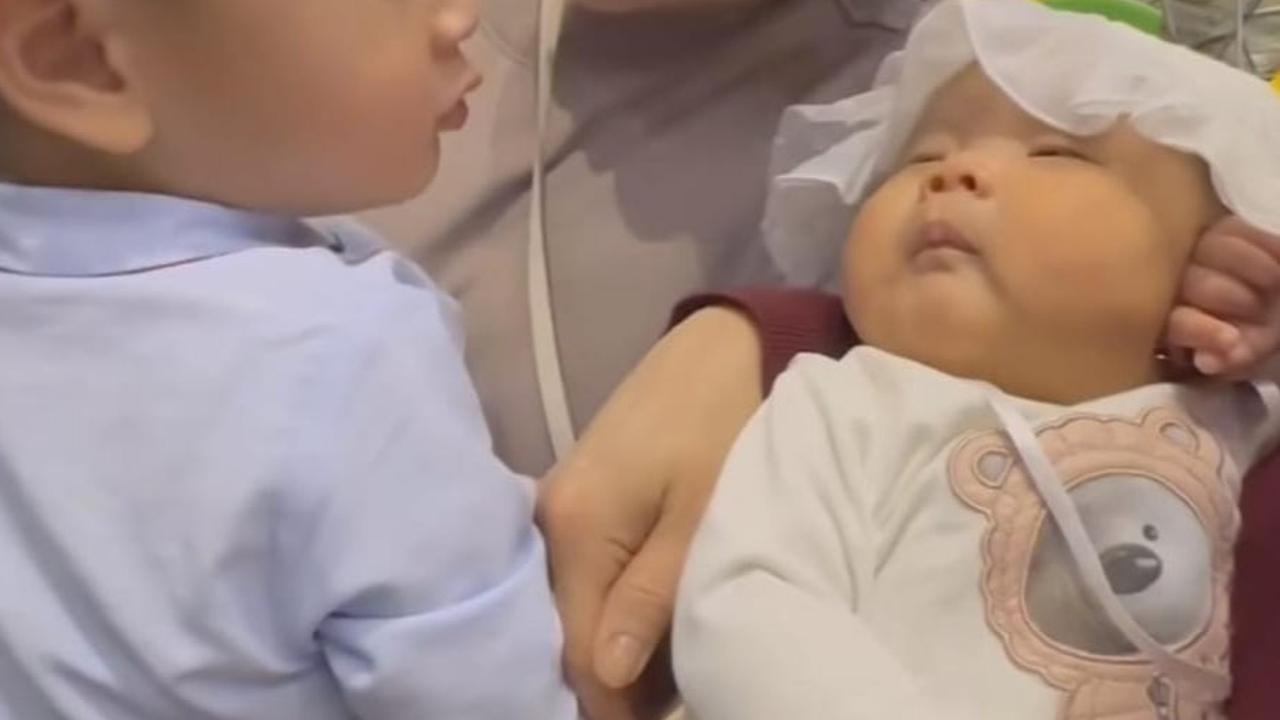 Lucunya Rayyanza Larang Nagita Slavina Gendong Bayi Perempuan, Sebut Nanti Cepat Tua