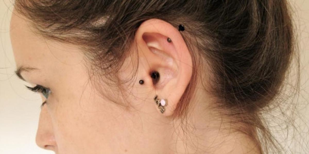 Mau Coba Tindik Tragus Telinga?