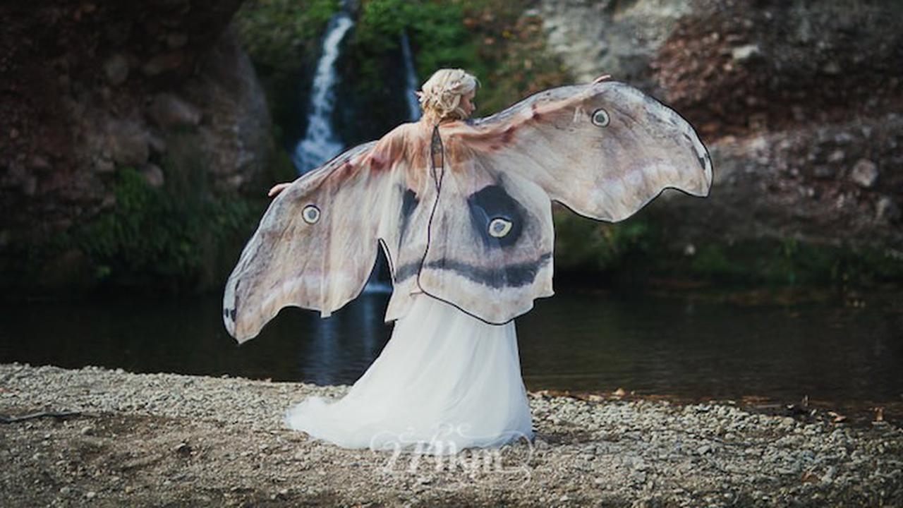 Wow, Selendang Ini Mampu Jadikan Anda Seekor Kupu-kupu Cantik