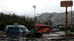 Badai Otis menerjang Acapulco, Meksiko, Rabu (25/10/2023) waktu setempat. (FRANCISCO ROBLES/AFP)