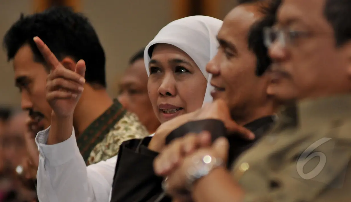 Menteri Sosial Khofifah Indar Parawansa saat menghadiri Rapat Kerja Nasional, Jakarta, Selasa (5/5/2015). Pada pertemuan menghasilkan kerjasama untuk mewujudkan kesejahteraan bagi korban kekerasan di masa lampau (Liputan6.com/Johan Tallo)