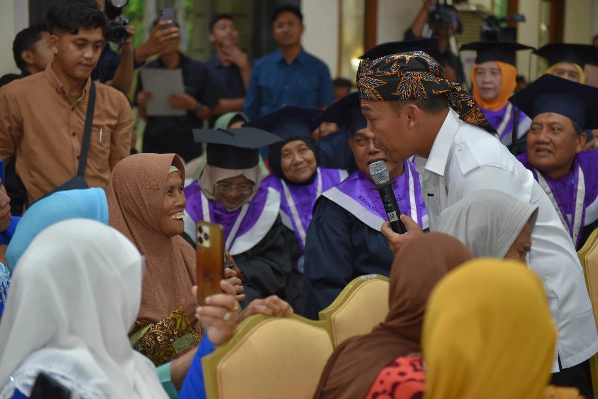 FOTO: Lansia Berdaya Menuju Usia Senja yang Sehat dan Produktif