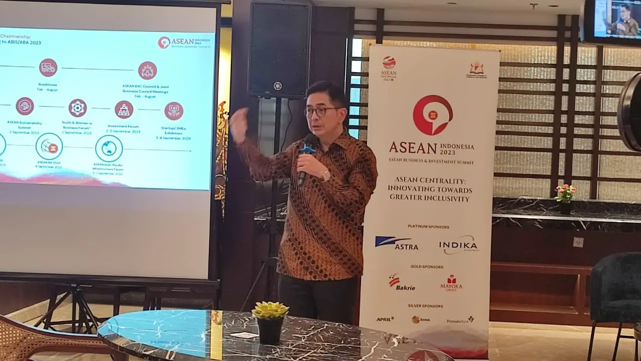Ketua ASEAN Business Advisory Council(ASEAN-BAC) Arsjad Rasjid mengumumkan pembukaan pendaftaran ASEAN Business Awards (ABA) 2023. Foto: Nurmayanti