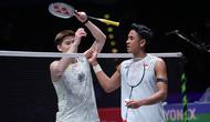 Tunggal putra Indonesia Alwi Farhan terhenti di perempat final All England 2026 setelah dikalahkan keunggulan kedua asal Thailand Kunlavut Vitidsarn 17-21 dan 12-21 di Utilita Arena Birmingham, Inggris, Jumat (6/3) malam WIB. (foto: PBSI)