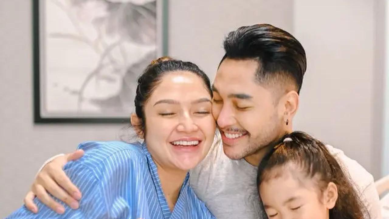 Terlalu Gemas! Xarena, Putri Siti Badriah yang Bikin Netizen Jatuh Hati Lewat Momen Keluarga