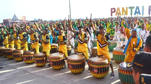 500 Perkusi Dhol Bengkulu Catat Rekor Dunia Sperlatif
