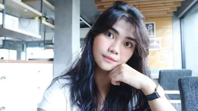 Meldi (Keponakan Dewi Perssik)