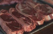 Kenali Warna, Bau, dan Tekstur Daging Kurban yang Masih Aman Dimakan