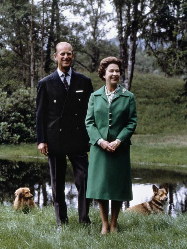 Pangeran Philip bersama Ratu Elizabeth II