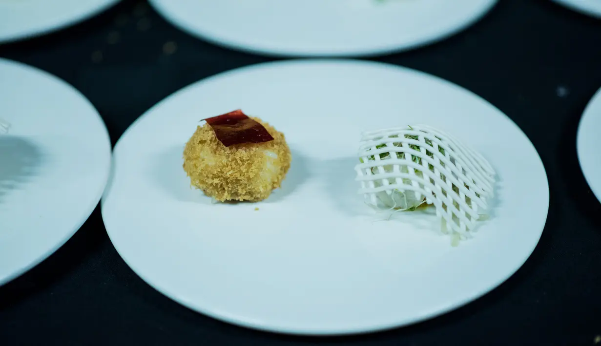 Pernah makan nasi rames? Bagaimana jika porsi nasi rames yang cukup banyak, diperkecil jadi seperti ini? (Neuland Official Photo/Nareend)