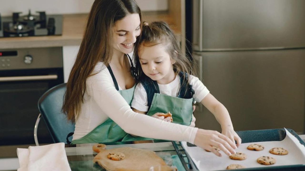 Tips Jadi Ibu Kreatif, Kunci Sukses Perkembangan Emosional dan Intelektual Anak
