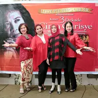 Demi mengenang perjalanan karier mendiang Chrisye, digelar konser dengan suguhan mewah. Konser akan digelar pada 28 Agustus mendatang di Taman Ismail Marzuki, Jakarta. (Adrian Putra/Bintang.com)