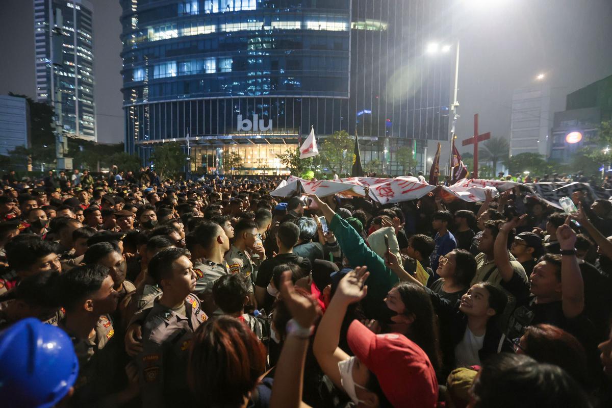 Kericuhan Pecah Saat Demo Sumpah Pemuda di Jalan Sudirman