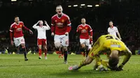 Wayne Rooney usai mencetak gol ke gawang Sheffield