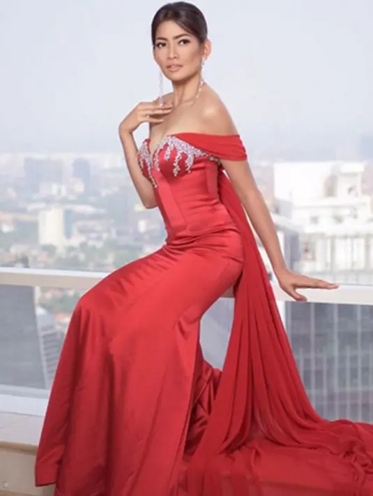 Kecantikan yang dimiliki oleh Anindya Kusuma Putri memang tak diragukan lagi. Tak heran jika gelar Puteri Indonesia 2015 jatuh pada dirinya. (via instagram/@anindyakputri)