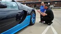 Bocah Penderita Leukimia di Texas Keliling Kota Pakai Bugatti
