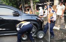 Penertiban Parkir Liar Senopati: Dishub DKI Tindak Empat Mobil di Kawasan Elit Jakarta Selatan