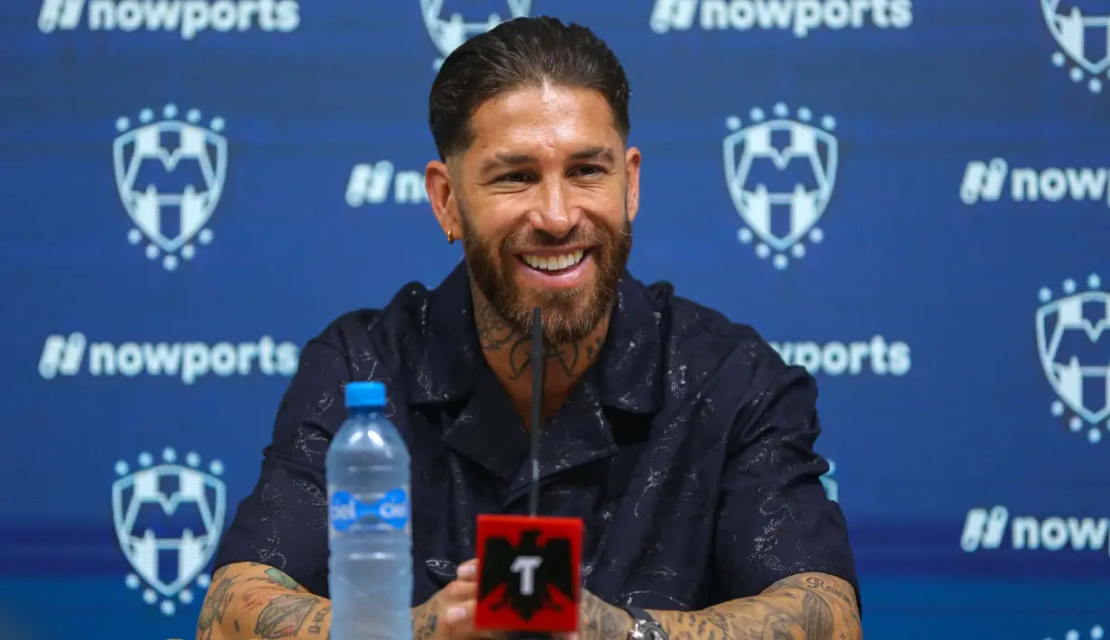Untuk diketahui, sebelum berlabuh di Monterrey usai membela Real Madrid selama 16 musim, Sergio Ramos pernah membela PSG selama dua musim. (Julio Cesar AGUILAR/AFP)