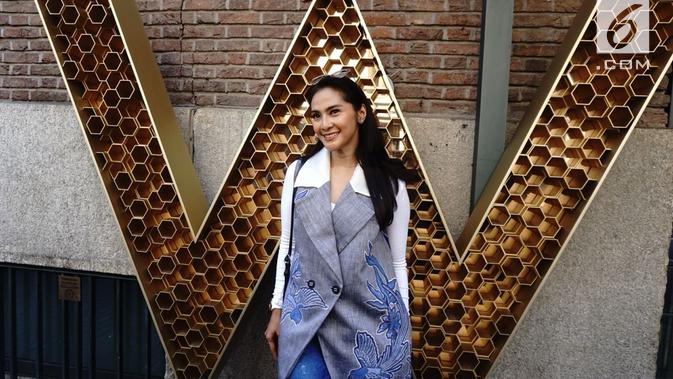 Maudy Koesnaedi saat diwawancara di Amsterdam,Belanda, Senin (27/7/2018).