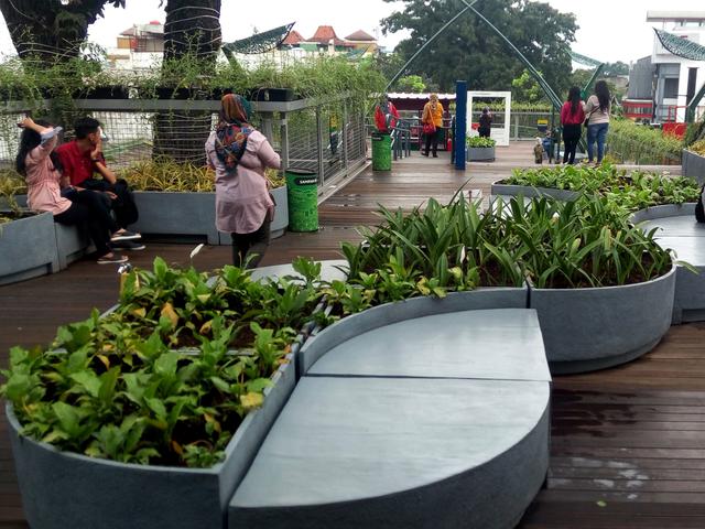 Menyusuri Teras Cihampelas Menikmati Pagi Romantis Di Bandung
