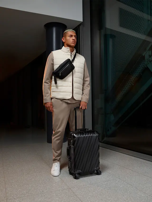 Koleksi ikonik Alpha Bravo