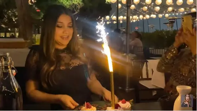 6 Potret Ulang Tahun Sarah Azhari di Amerika, Dirayakan Bareng Kakak dan Adik