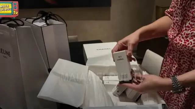 Maia Esrianty Ungkap Seserahan Mewah Al Ghazali untuk Alyssa Daguise: Perhiasan Chanel sampai Lingerie Victoriaa’s Secret.  foto: Youtube MAIA ALELDUL TV
