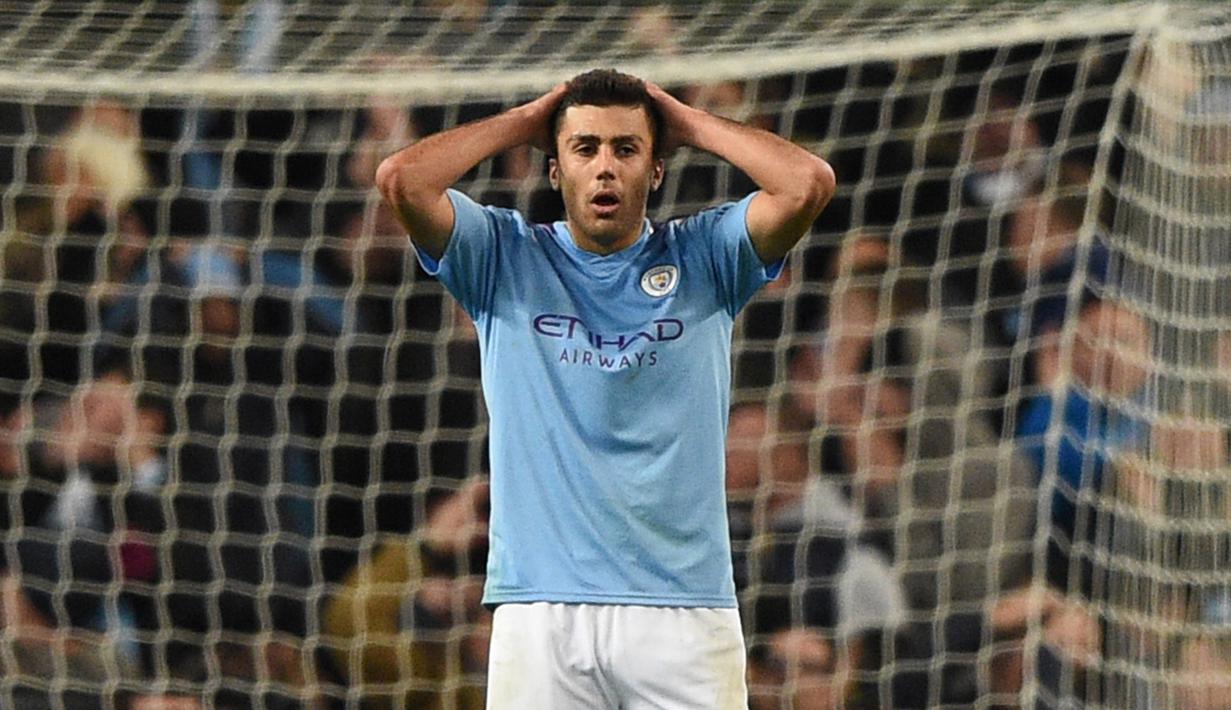 1. Rodrigo - Rodrigo adalah salah satu pemain yang diperkirakan bakal pergi pada musim panas ini. Gelandang asal Spanyol ini mungkin akan mengikuti Pep Guardiola bila hengkang dari Manchester City. (AFP/Oli Scarff)