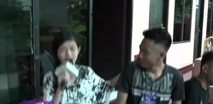 Setelah asyik melihat apa saja kegiatan di asrama putrid D’academy 3. Sofia bakal mengajak pemirsa Bintang.com ke asrama putra. Siapa sih kontestan pria yang paling bisa menaklukan hati wanita? Yuk langsung saja kita tanya, eksklusif hanya di Binta...