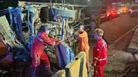 Kronologi Dump Truck Terbalik Timpa Voxy sampai Ringsek, Penumpang WN Jepang Tewas