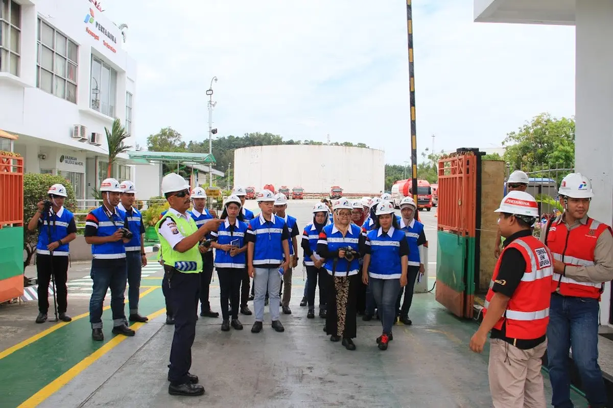 Finalis CJA Dikenalkan dengan Kegiatan di TBBM Pertamina