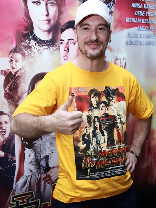 Jono Armstrong bermain dalam film produksi Starvision Plus bergenre komedi berjudul Jagoan Instan. (Deki Prayoga/Bintang.com)