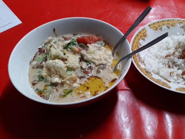 Kuliner Malam Jumat Rela Berdesakan Dan Antre Demi Semangkuk Sop Kambing Lifestyle Liputan6 Com