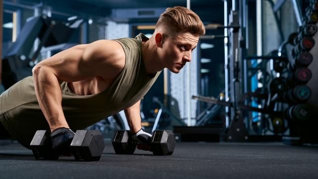 Ilustrasi melakukan gerakan dalam latihan CrossFit