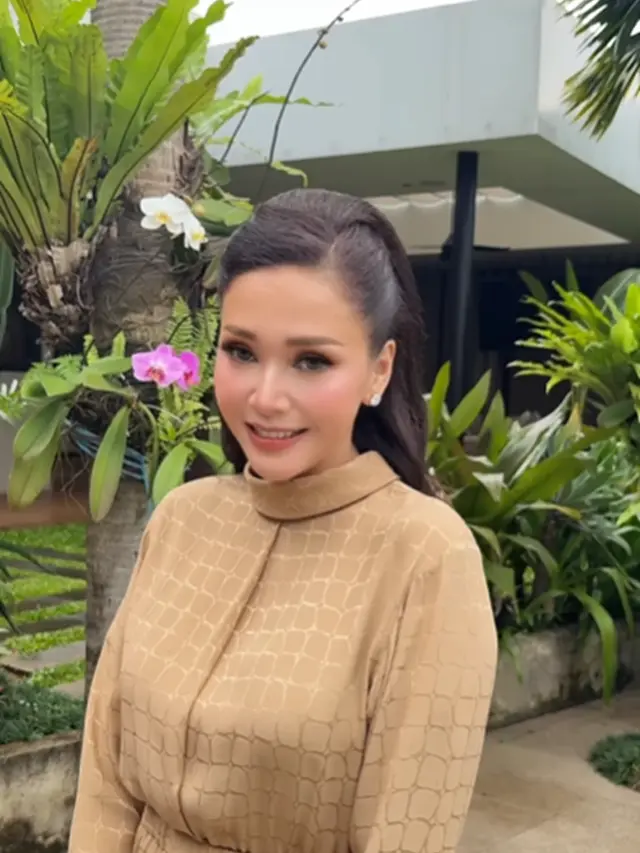 Genap Berusia 50 Tahun, Intip Potret Awet Muda Maia Estianty