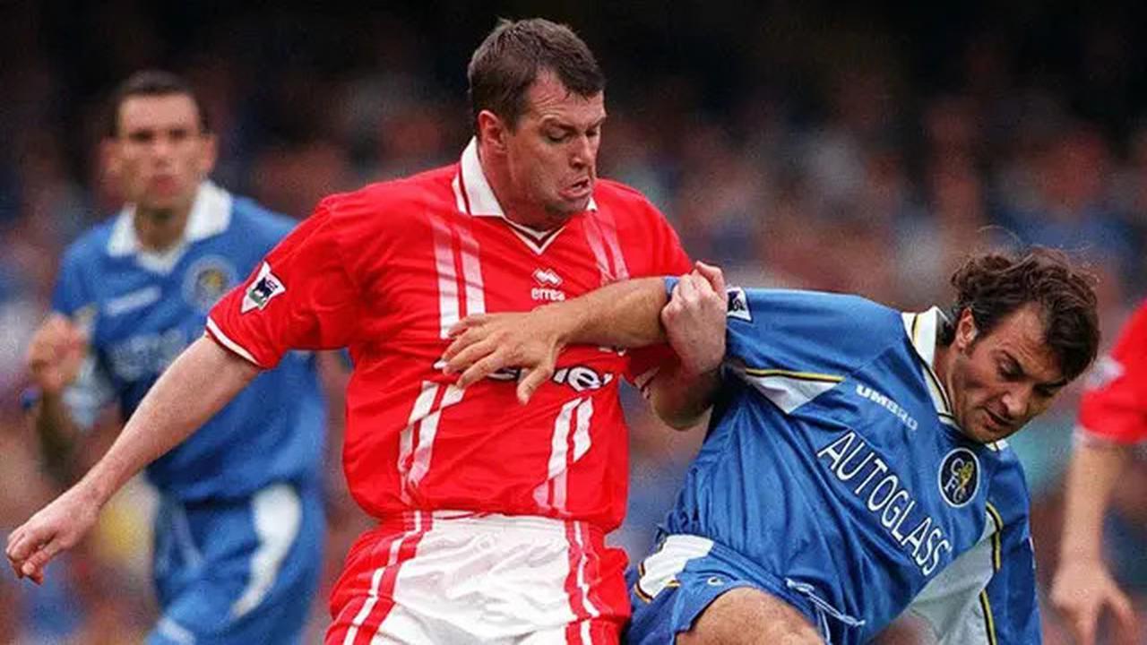 Andy Cole Bocorkan Pemain Terburuk di Sesi Latihan MU: Harus Pakai Jersey Kuning