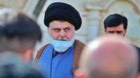 Partai milik Muqtada al-Sadr menjadi pemenang terbesar dalam pemilihan parlemen Irak, meningkatkan jumlah kursi yang dia pegang (AP)