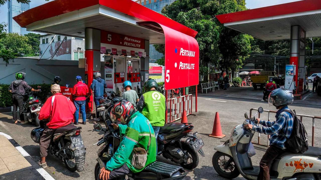 FOTO: Pemerintah Tetapkan Batas Pembelian BBM Bersubsidi per Kendaraan