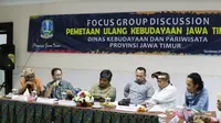 FGD Dinas Kebudayaan dan Pariwisata Jawa Timur dan Fakultas Ilmu Budaya Universitas Airlangga untuk memetakan dan merumus ulang kebudayaan Jawa Timur. (Foto: Liputan6.com/Dian Kurniawan)