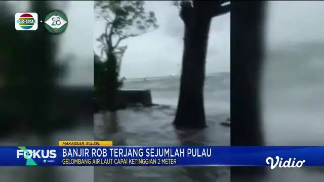 Simak Fokus Pagi edisi (24/12) dengan beberapa topik pilihan sebagai berikut, Maling Babak Belur Diamuk Massa, Puluhan Rumah Terendam Banjir, Antre Masuk Lambung Kapal, Mobil Tercebur ke Laut, Piala AFF 2022: Indonesia Kalahkan Kamboja, Kebakaran Pab...