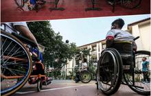 FOTO: Semangat Penyandang Disabilitas Rayakan HUT Ke-78 RI dengan Unjuk Kebolehan Berlomba Main Basket, Tenis Meja hingga Balap Kelereng