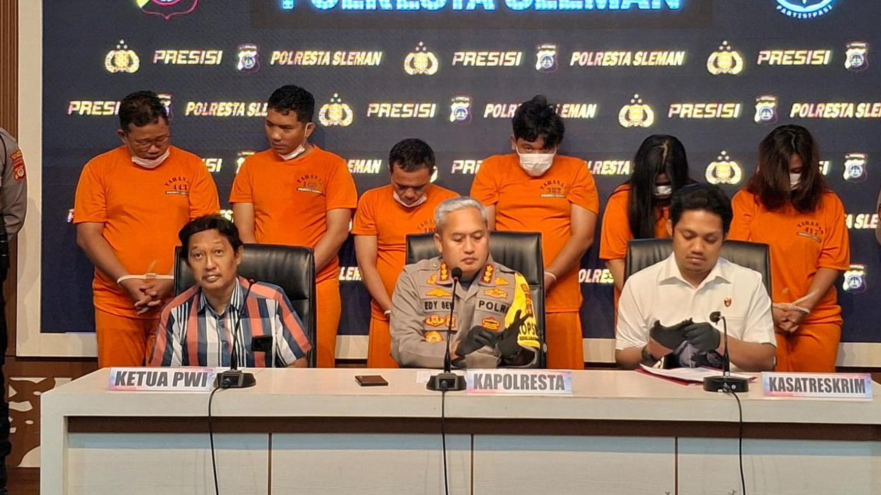 Peras Perempuan Rp300 Juta, Enam Wartawan Gadungan Ditangkap di Sleman
