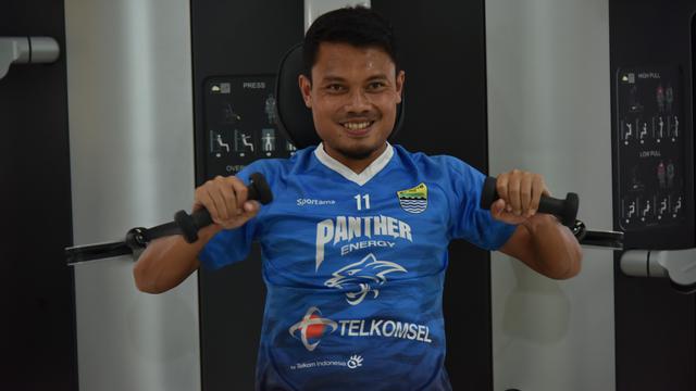 Gelandang Persib Bandung, Dedi Kusnandar.
